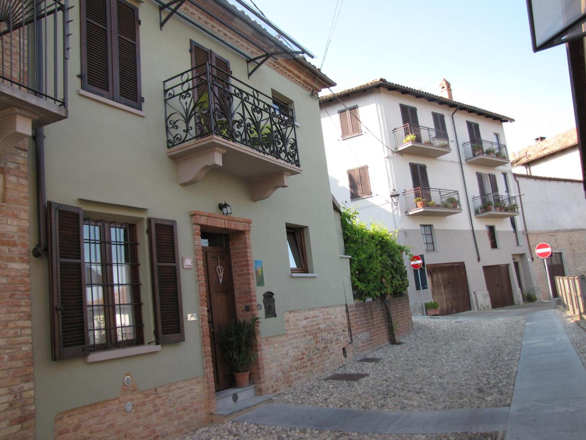 Alla Torre - Nel Cuore Del Borgo Storico Castagnole delle Lanze Exteriér fotografie